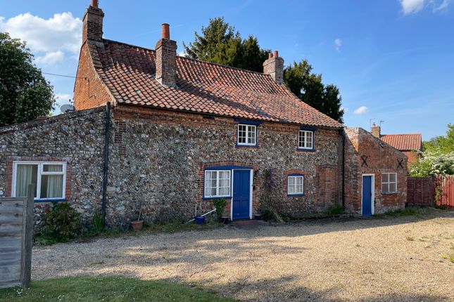 Wareham House, Guist Bottom Road, Stibbard photo 2