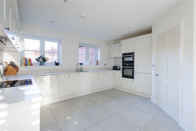 8, Park Drive, Guildford photo 4