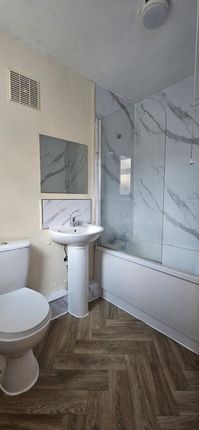  17 Morley Avenue, Birkenhead photo 4