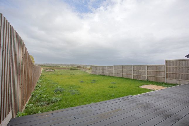 5 Falkland Court,, Watts Quarry Lane, Somerset photo 3