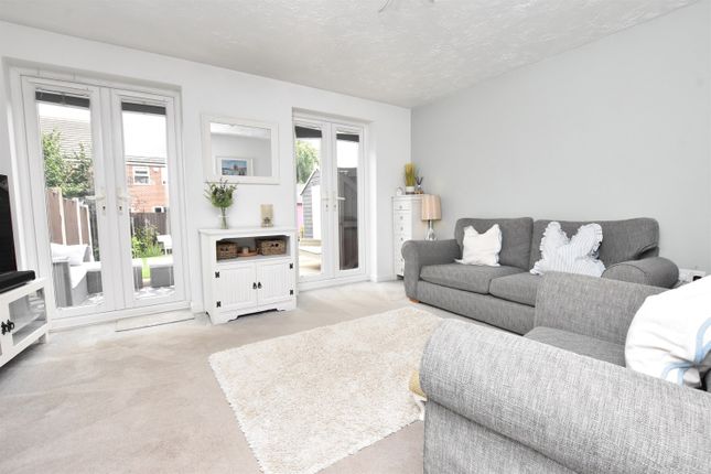 8, Poplar Court, Nantwich photo 2
