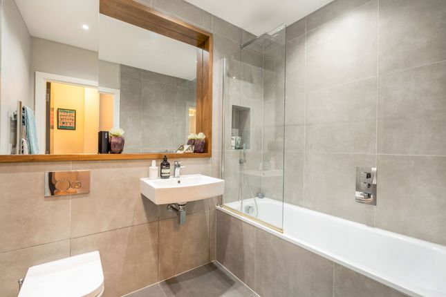 Flat 14, Eton Court 40A The Broadway, Sutton photo 4