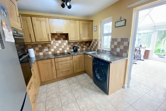 12, Bryncelyn, Swansea photo 3
