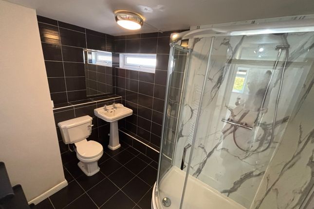 12, Hallam Court Pembroke Road, Dronfield photo 3