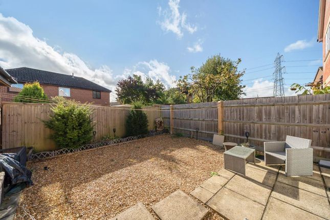 Flat for sale in Didcot, Oxfordshire