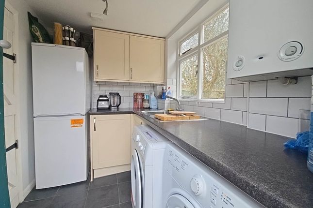 Room 6, Paddock Road, Reading photo 4