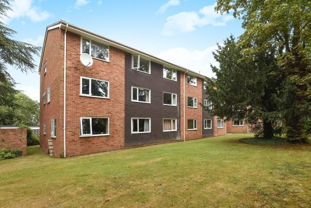 Thumbnail Flat for sale in Convenient For Town Centre, West Reading