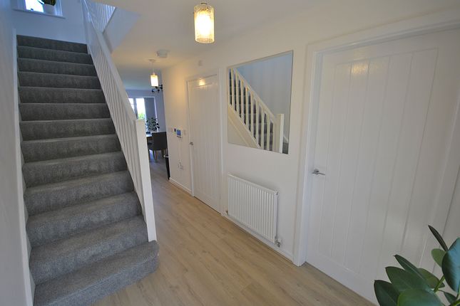 15, New Hills Road, Doncaster photo 4