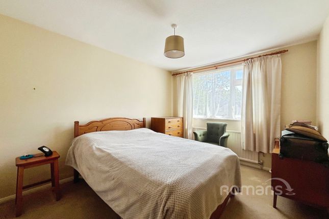 38A,, West Avenue, Surrey photo 3