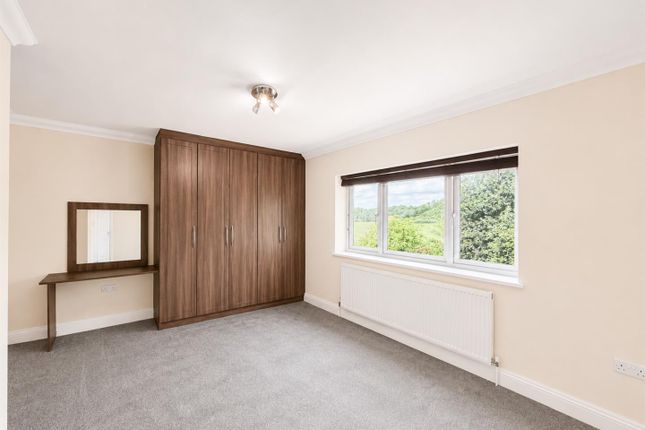 11, Kavan Gardens, Cranford photo 4