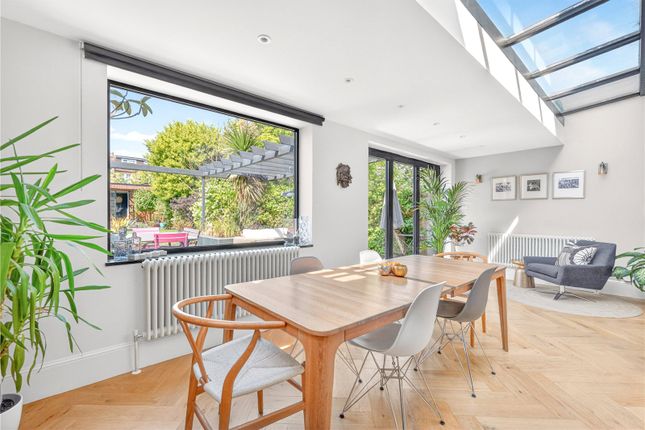 93, Derwent Road, London photo 4
