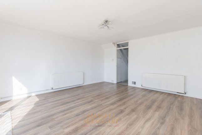 1 Meadowcroft Close, Crawley photo 4