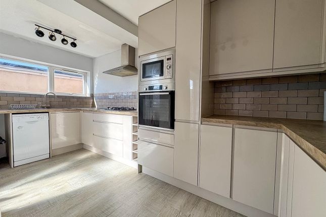 Linnet Close, Weston-Super-Mare photo 3