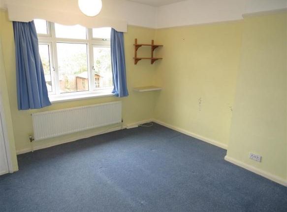 8, Oaklands Drive, Northampton photo 5