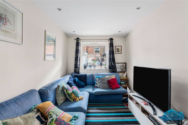 24, Gilson Place, London photo 2
