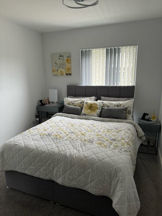 Flat for sale in Sunapee Road, Reading