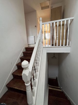 Flat to rent in Bedford Hill, Balham, London