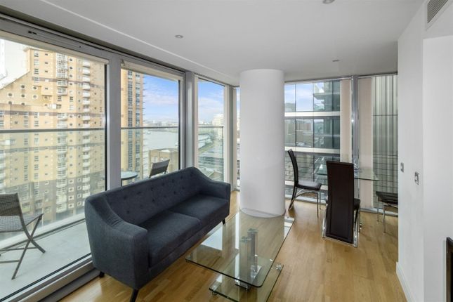 Flat for sale in Marsh Wall, Canary Wharf, London