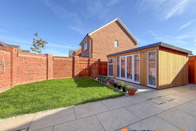 29 Crocus Close, Newark photo 3