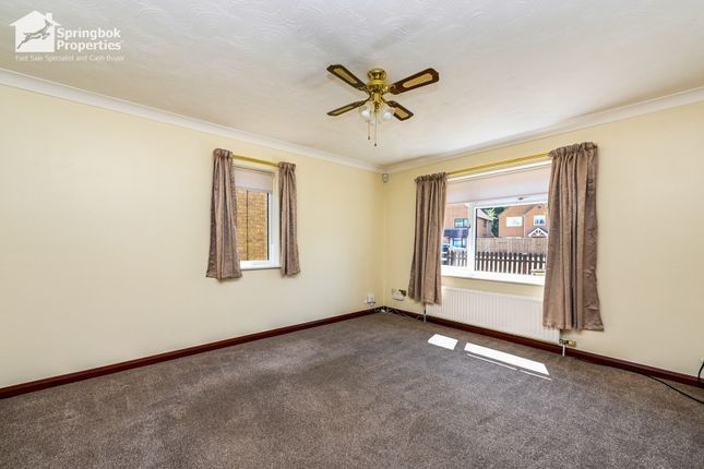 22, Woodlands Court, Wisbech photo 3