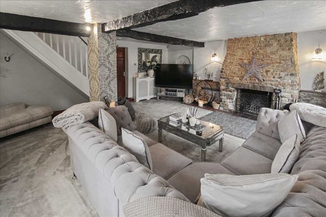 Wisteria Cottage 36, Main Street, Nottingham photo 2