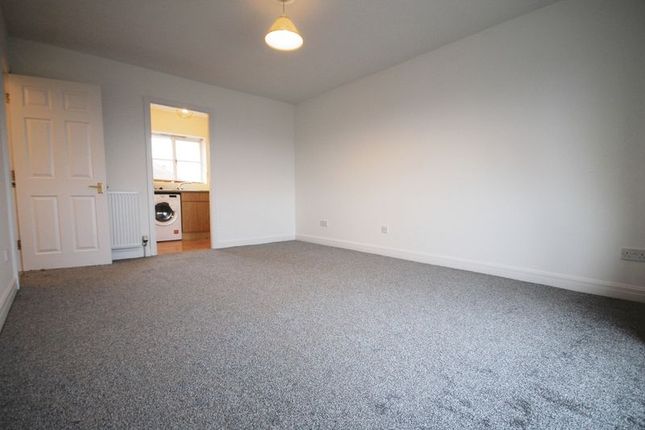 37, Birchgrove Close, Bolton photo 4