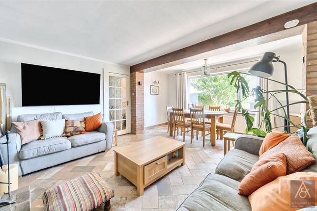 29, Overn Crescent, Buckinghamshire photo 2