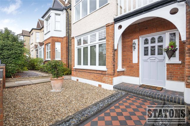 71, Fitzjohn Avenue, Barnet photo 2