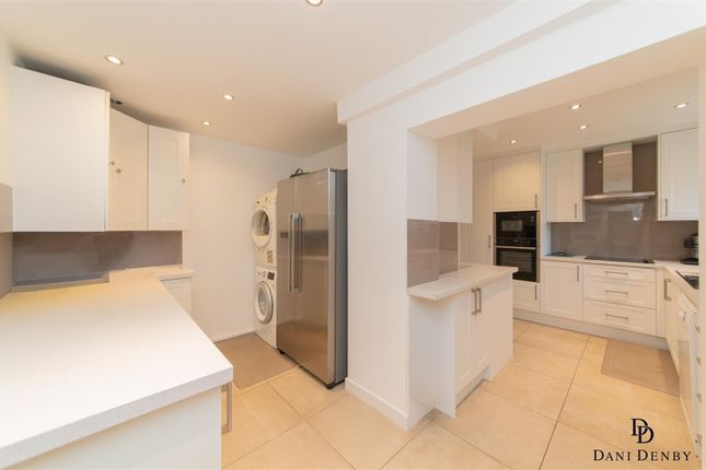 Hartland Drive, Edgware photo 4
