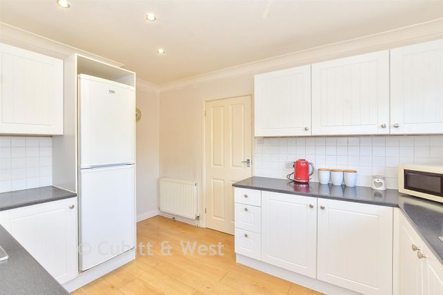 33, Nore Farm Avenue, Emsworth photo 4
