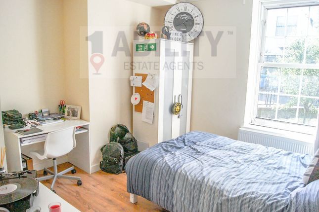 Flat to rent in Hankey Place, London