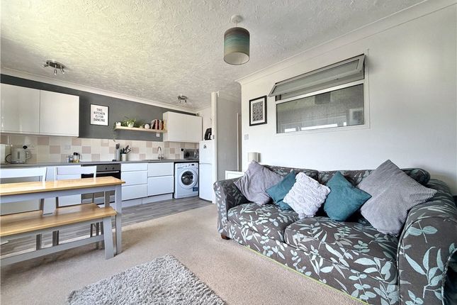 Flat 28, Winchester Court,, Sutherland Close, Hampshire photo 3