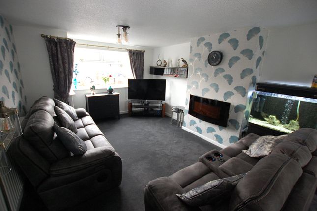 6, Timperley Fold, Greater Manchester photo 2