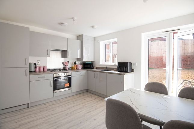 32 Martingale Street, Wellingborough photo 4