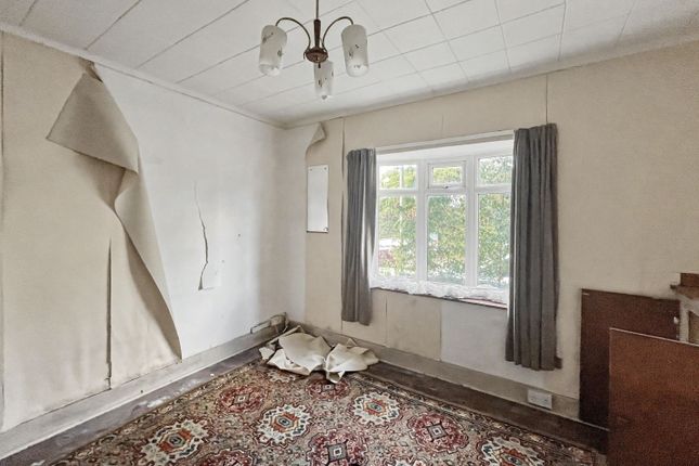 19 Park Road, Caterham photo 4