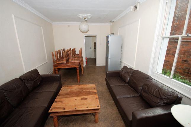 28, Clarendon Avenue, Leamington Spa photo 4