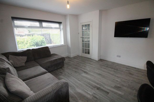 Stanningley Road, Leeds photo 5