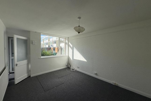 14, Coventry photo 3