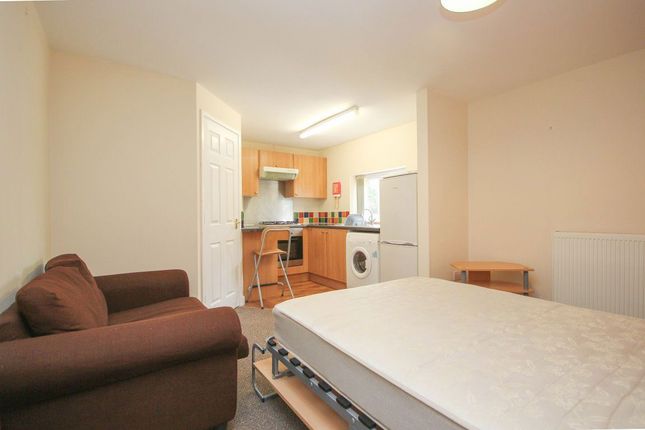 The Fir Trees Flat 8 11, Eastern Green Road, Eastern Green photo 5