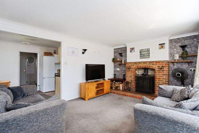 32, Georgian Drive, Maidstone photo 4