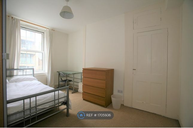 Thumbnail Flat to rent in Camelot House, London