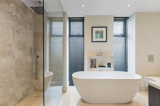 Main En Suite