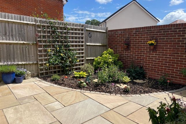 Corden Place Codmore Hill, Pulborough photo 2