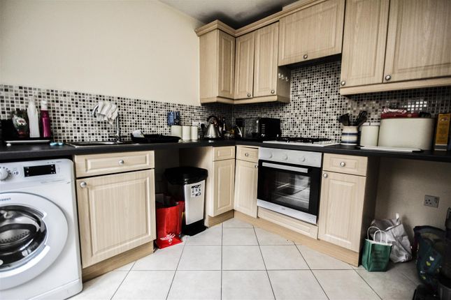 8, Johnson Avenue, Wellingborough photo 3
