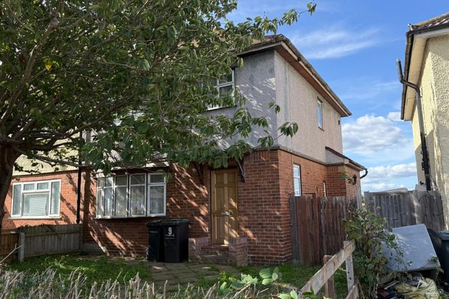 3-bed house on 9 Snelling Avenue, Northfleet, Gravesend, £190,000