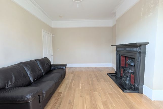25, HARROW photo 3