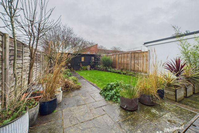 27 Grecian Street, Aylesbury photo 3