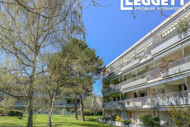 Thumbnail Apartment for sale in Bourg-La-Reine, Hauts-De-Seine, Île-De-France