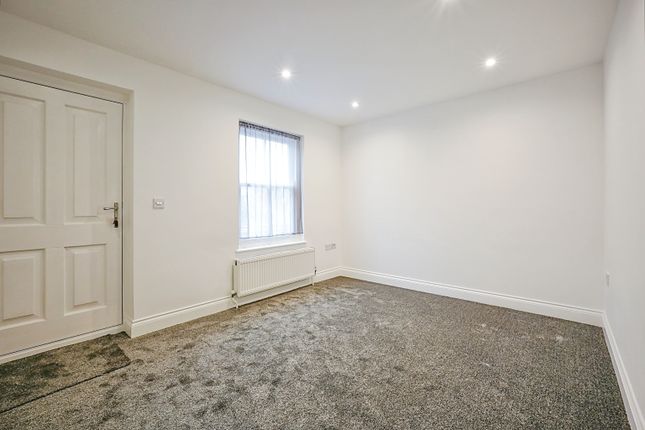 Town house for sale in Queens Courtyard, Dover
