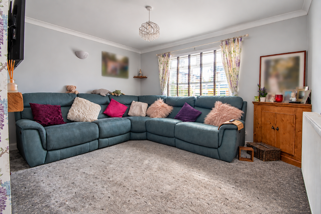36 Jubilee Road, Waterlooville photo 4